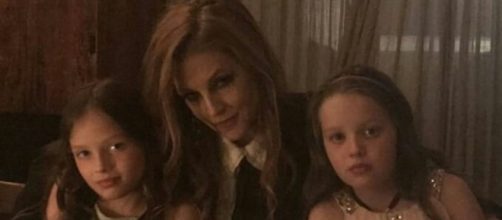 Lisa Marie Presley ready to fight for custody of twin daughters Harper and Finley. [lisa_mariepresley/Instagram]