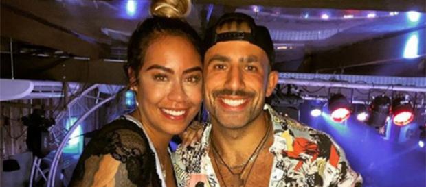 Kaysar foi com Jéssica em inauguração de balada do pai de Neymar e tirou foto com Rafaella (Foto: Instagram/Kaysar) Kaysar foi com Jéssica em inauguração de balada do pai de Neymar e tirou foto com Rafaella (Foto: Instagram/Kaysar)