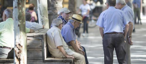 Las pensiones en 2018 vuelven a subir solo el 0,25%, menos que el ... - elpais.com Las pensiones en 2018 vuelven a subir solo el 0,25%, menos que el ... - elpais.com