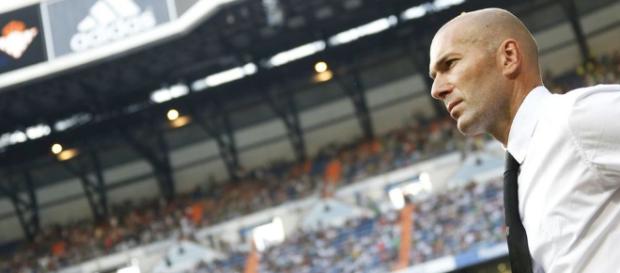 Zidane en el corazón de un gran intercambio Real Madrid - Chelsea Zidane en el corazón de un gran intercambio Real Madrid - Chelsea