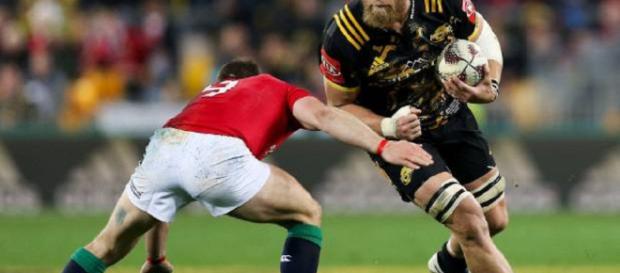 Shields, nacido en Nueva Zelanda, quien califica para Inglaterra a través de sus padres, se unirá a Wasps más adelante este año Shields, nacido en Nueva Zelanda, quien califica para Inglaterra a través de sus padres, se unirá a Wasps más adelante este año