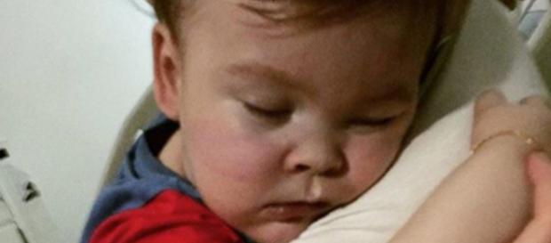 Alfie Evans ha chiuso gli occhi per sempre Alfie Evans ha chiuso gli occhi per sempre