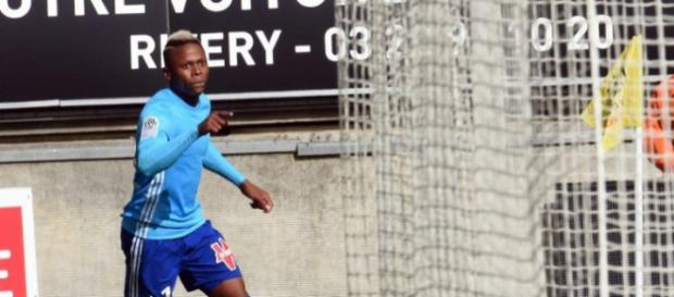 Njie est source de moqueries depuis hier soir. Njie est source de moqueries depuis hier soir.