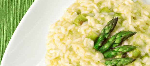 Risotto agli Asparagi - Cucina Vegana Light - foto - natureatblog.com Risotto agli Asparagi - Cucina Vegana Light - foto - natureatblog.com