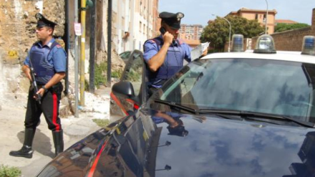 I carabinieri arrestano 4 persone in un condominio di Acerra