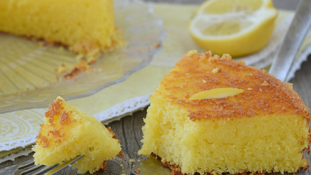 TORTA AL LIMONE CREMOSA - Vale cucina e fantasia - giallozafferano.it