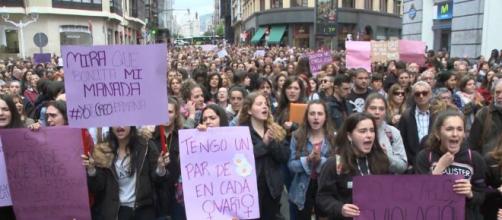 Miles de mujeres se concentraron en las calles de España