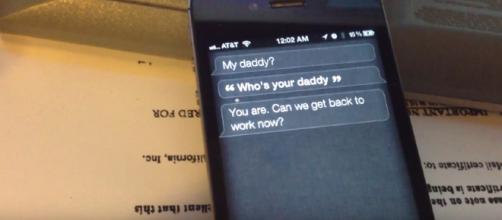Siri can be incredibly funny all on her own. [image source: Fabian Andrade - YouTube]