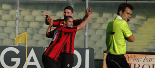 Lanteri esulta dopo il gol dell'1-0 in Foggia-Spezia di Coppa Italia di Lega Pro