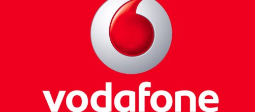 Vodafone: rincari di 3 euro, arrivano due 'regali' ai clienti