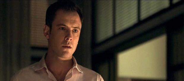 Gael começa a namorar vitima de violência doméstica em O Outro Lado do Paraíso (Foto: TV Globo) Gael começa a namorar vitima de violência doméstica em O Outro Lado do Paraíso (Foto: TV Globo)