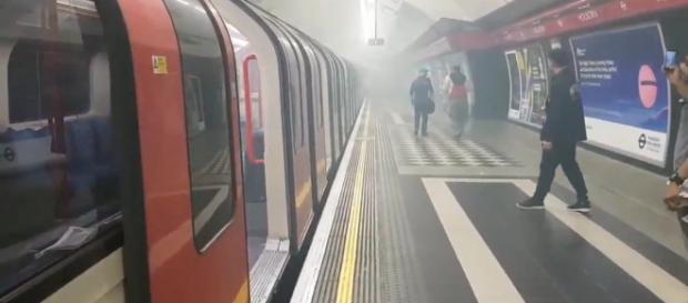 Mais de 300 trens passaram por cima do cadáver de um homem no metrô de Londres (Imagem de arquivo) Mais de 300 trens passaram por cima do cadáver de um homem no metrô de Londres (Imagem de arquivo)