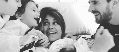 La primera foto de familia de Leo Messi y Antonella Roccuzzo