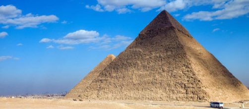 Le piramidi di Giza conterrebbero la prova che siamo stati visitati dagli alieni?