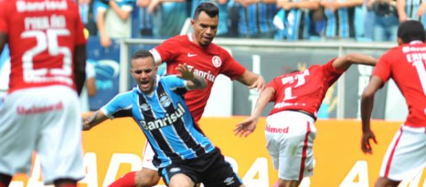 Clássico entre Internacional e Grêmio Clássico entre Internacional e Grêmio