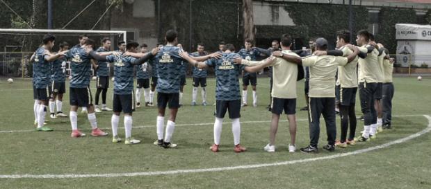 El conjunto americanista no irá con su plantel completo esta noche. El conjunto americanista no irá con su plantel completo esta noche.