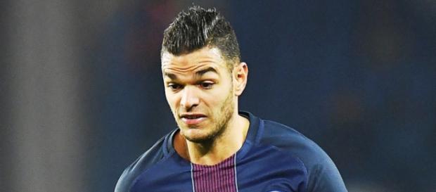 Hatem Ben Arfa denuncia al París Saint-Germain por acoso laboral. Hatem Ben Arfa denuncia al París Saint-Germain por acoso laboral.