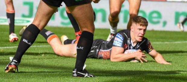 Jake Trueman looks at home at fullback. Image Source - mirror.co.uk Jake Trueman looks at home at fullback. Image Source - mirror.co.uk