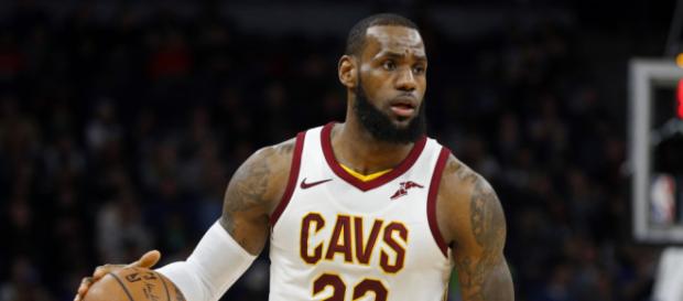 LeBron James habla sobre los playoffs. LeBron James habla sobre los playoffs.