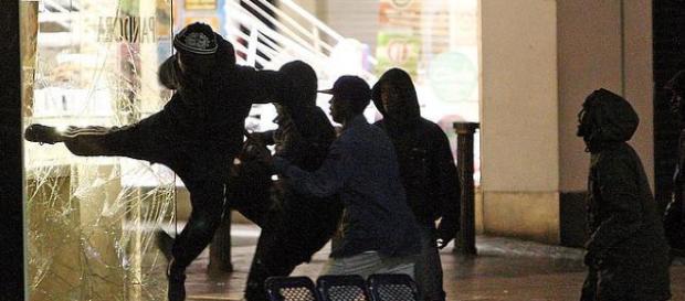 Tiroteo siembra terror en Londres. Tiroteo siembra terror en Londres.