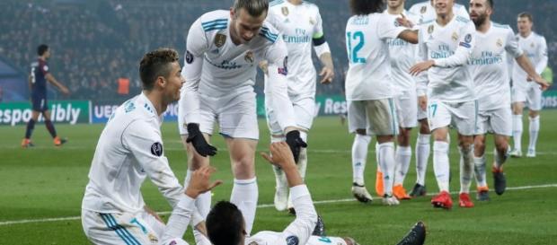 Neymar es empujado hacia el real madrid Neymar es empujado hacia el real madrid
