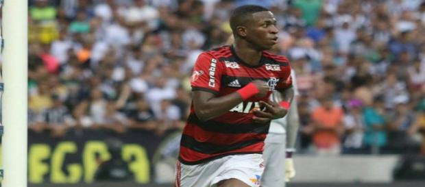Vinícius Júnior foi um dos destaques do Flamengo contra o Ceará - Foto: Staff Images/Flamengo Vinícius Júnior foi um dos destaques do Flamengo contra o Ceará - Foto: Staff Images/Flamengo