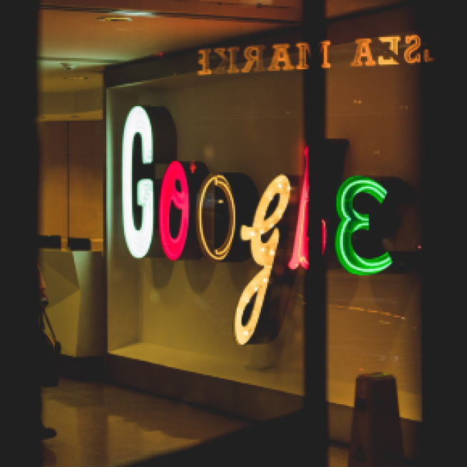 With its new "Bristlecone" chip, Google is attempting "quantum supremacy". A. Osipyan on Unsplash