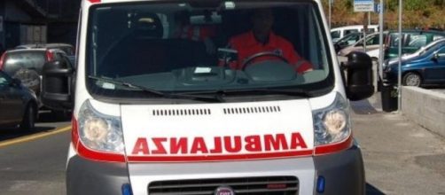 Tragedia in Calabria, pedoni travolti da un'auto: una vittima