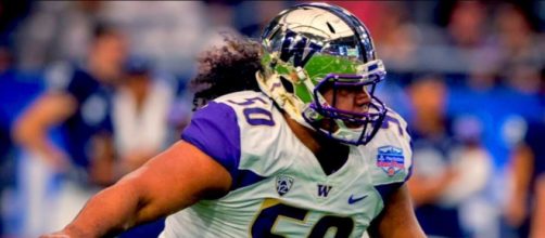 Vita Vea is being eyed by several teams. [Image via JustBombsProductions/YouTube]