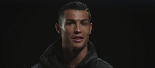 Cristiano Ronaldo, standing ovation mondiale dopo la rovesciata all'Allianz stadium di Torino