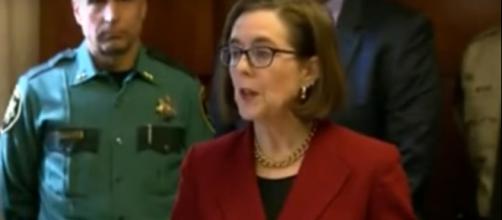 Governor Kate Brown will not send National Guard troops to the border [Image via The Common Sense Conservative / YouTube Screencap]
