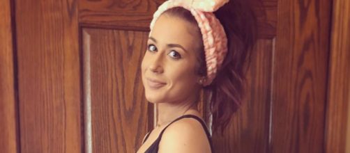 Chelsea Houska has lots of questions about childbirth even though she's already done it twice. [Image via Chelsea Houska DeBoer/Instagram]