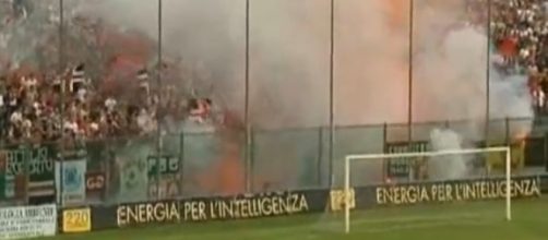 I tifosi del Foggia presenti allo stadio “Giovanni Zini” per Cremonese-Foggia del 25 maggio 2008, semifinale playoff di Serie C1 girone A