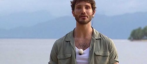 Paura per Stefano De Martino all'Isola dei famosi