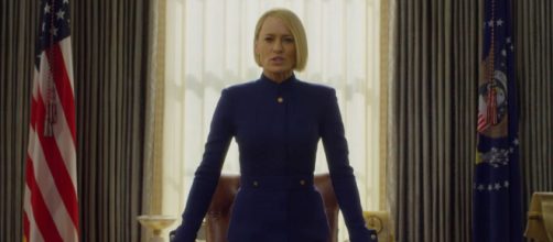 Robin Wright nel ruolo di Claire Underwood in un frame di House of Cards - t13.cl