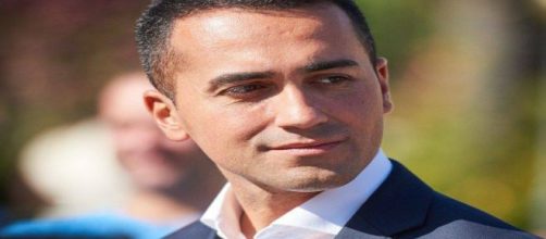 Secondo Luigi Di Maio troppe tasse e troppe leggi scoraggerebbero imprenditori e cittadini onesti.