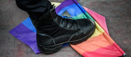 Un ragazzo gay è stato minacciato e picchiato da un gruppo neonazista nei pressi della stazione Tiburtina di Roma (Fonte: espresso.repubblica)