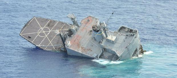 Dramatic moment U.S Navy ship is sunk - dailymail.co.uk Dramatic moment U.S Navy ship is sunk - dailymail.co.uk