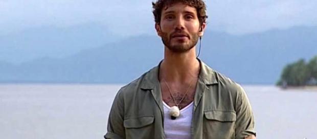 Stefano De Martino sotto shock per il brutto evento Stefano De Martino sotto shock per il brutto evento