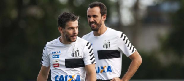 Thiago Ribeiro junto de Leandro Donizete em treinamento. Thiago Ribeiro junto de Leandro Donizete em treinamento.