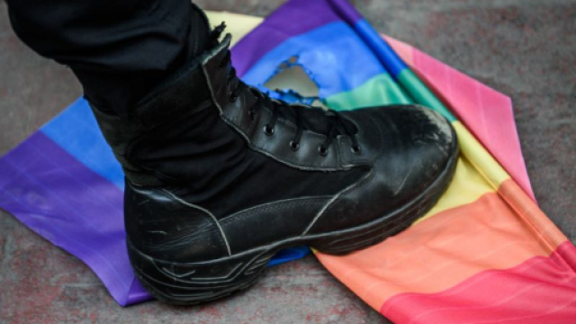 Un ragazzo gay &egrave; stato minacciato e picchiato da un gruppo neonazista nei pressi della stazione Tiburtina di Roma (Fonte: espresso.repubblica)