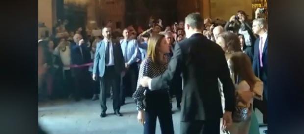 La escena del rifirrafe entre Letizia y Sofía desde otro ángulo La escena del rifirrafe entre Letizia y Sofía desde otro ángulo