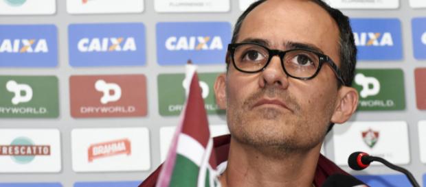 Presidente vem perdendo apoio no clube Presidente vem perdendo apoio no clube