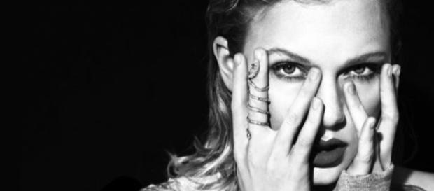 Taylor Swift se 'verticaliza' para el nuevo vídeo de 'Delicate' - europafm.com Taylor Swift se 'verticaliza' para el nuevo vídeo de 'Delicate' - europafm.com