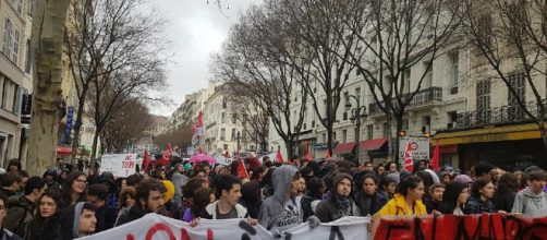 Francia: studenti in mobilitazione per il libero accesso all ... - retedeglistudenti.it