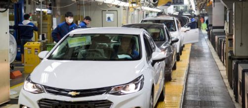 Trabajadores de GM en Corea destrozan la oficina del CEO