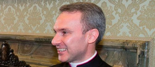 Vaticano, arrestato monignor Capella con l'accusa di pedopornografia