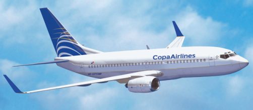 Venezolanos acuden a instalaciones de Copa Airlines en busca de respuestas