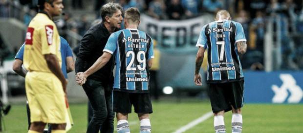 Este elenco gremista foi campeão da Libertadores Este elenco gremista foi campeão da Libertadores