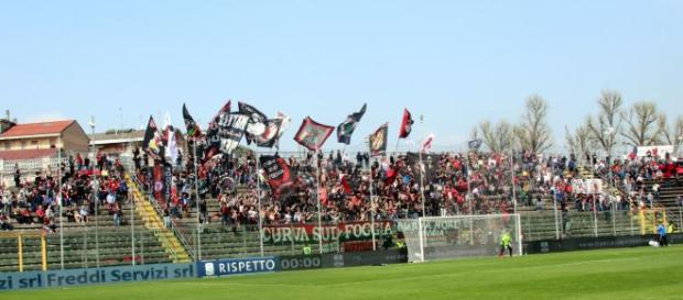 I tifosi del Foggia presenti allo "Zini" di Cremona I tifosi del Foggia presenti allo "Zini" di Cremona